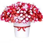 זר שוקולד וואו - זר מתוק! 180 פרלינים שוקולד עטופים באהבה